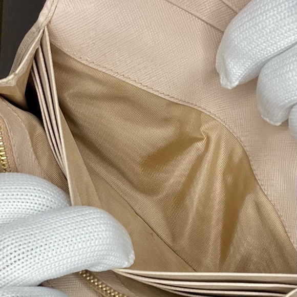 Prada Saffiano Double Snap Ribbon Walker - Picture 9 of 16